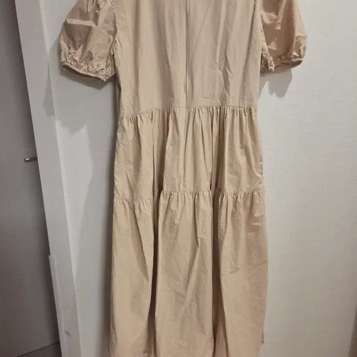 [BUNJANG] Objet Beige Puff Sleeve Dress / OBJET 베이지 퍼프 소매 원피스 free