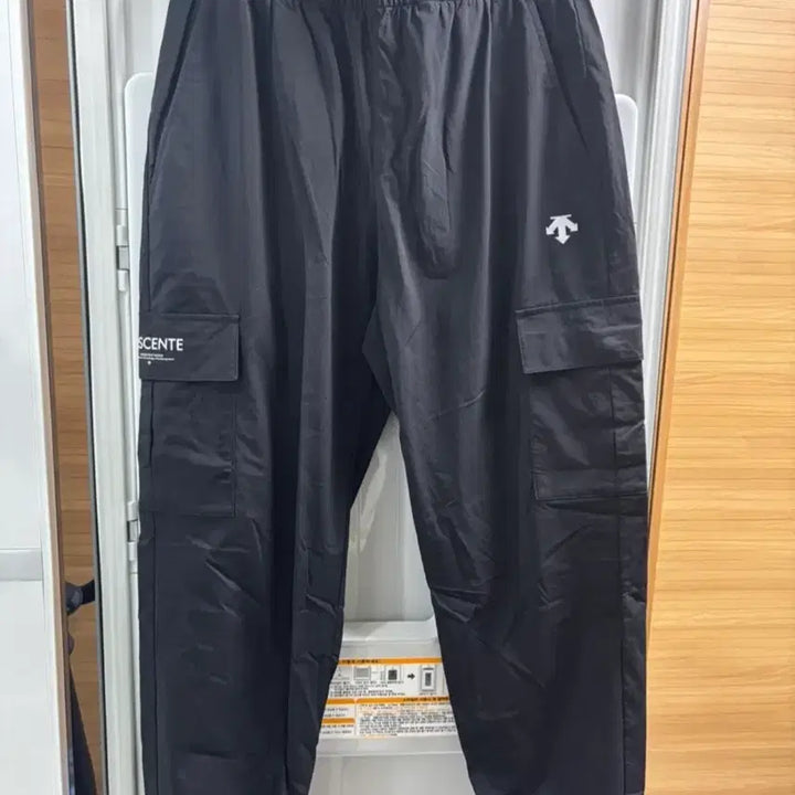 [BUNJANG] Descente Black Cargo Training Pants L / 데상트 블랙 카고 바지 L 32