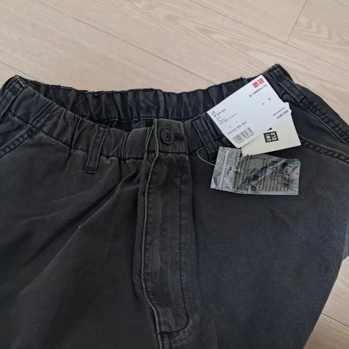 [BUNJANG] Uniqlo C Parachute Pants Dark Grey / 유니클로 C 파라슈트팬츠 데님 청바지 새상품 가격인하 다크그레이