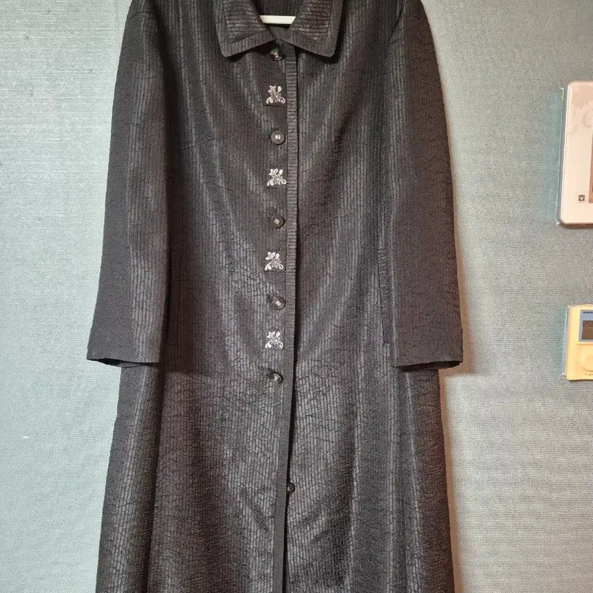 [BUNJANG] Embroidered Quilted Coat / 누빔 자수 코트