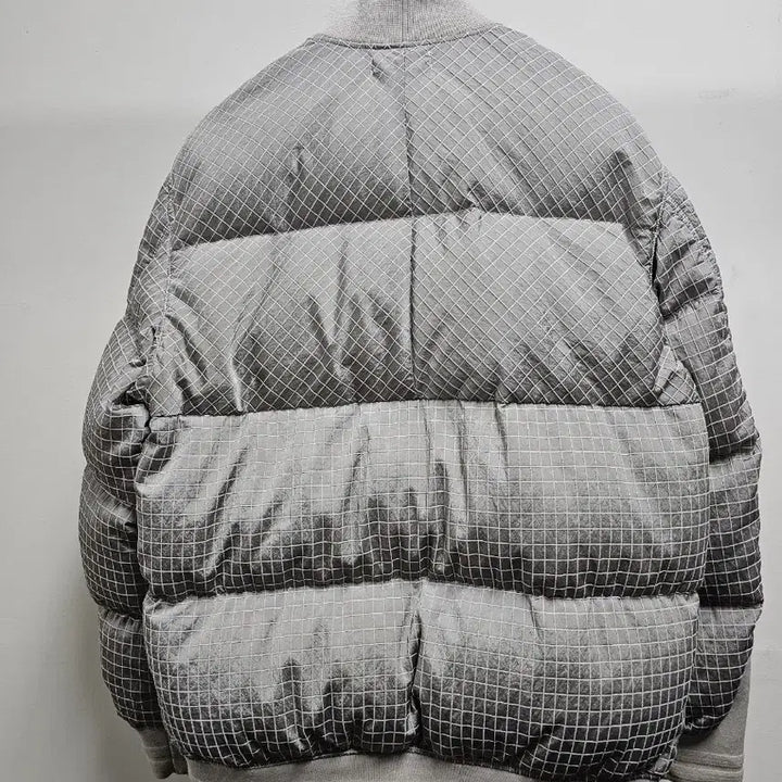 [SOLD OUT] 스톤아일랜드 매크로 립스탁 나일론 메탈 다운 자켓