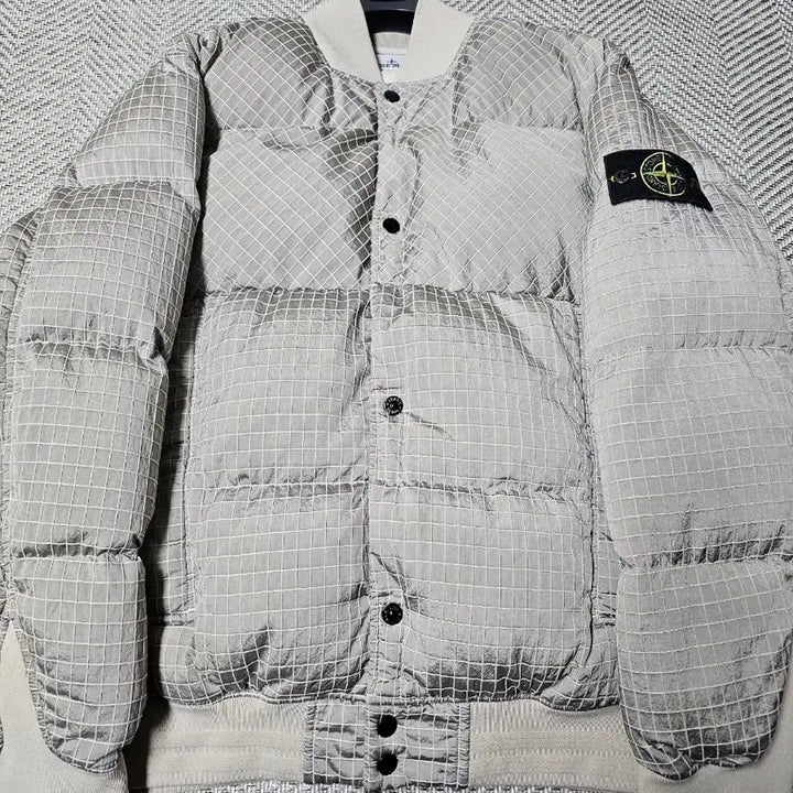[SOLD OUT] 스톤아일랜드 매크로 립스탁 나일론 메탈 다운 자켓