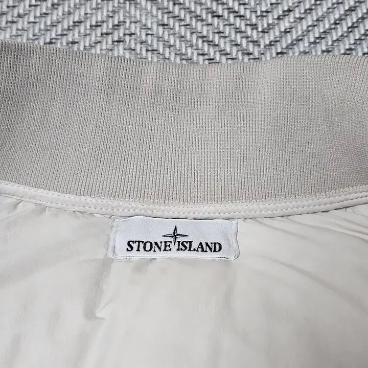 [SOLD OUT] 스톤아일랜드 매크로 립스탁 나일론 메탈 다운 자켓