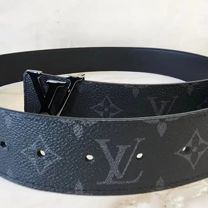 [SOLD OUT] 루이비통 LV 이니셜 모노그램 이클립스 리버시블 양면 남성벨트 M9043