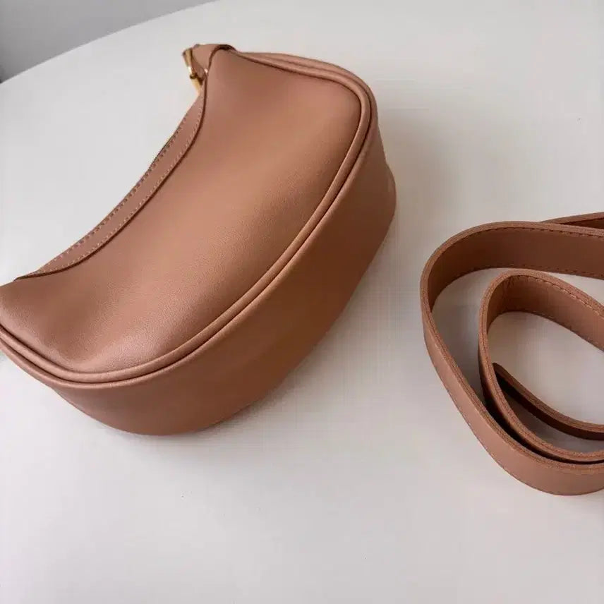 [BUNJANG] Leather Half-Moon Shoulder Bag / 소가죽 반달숄더백