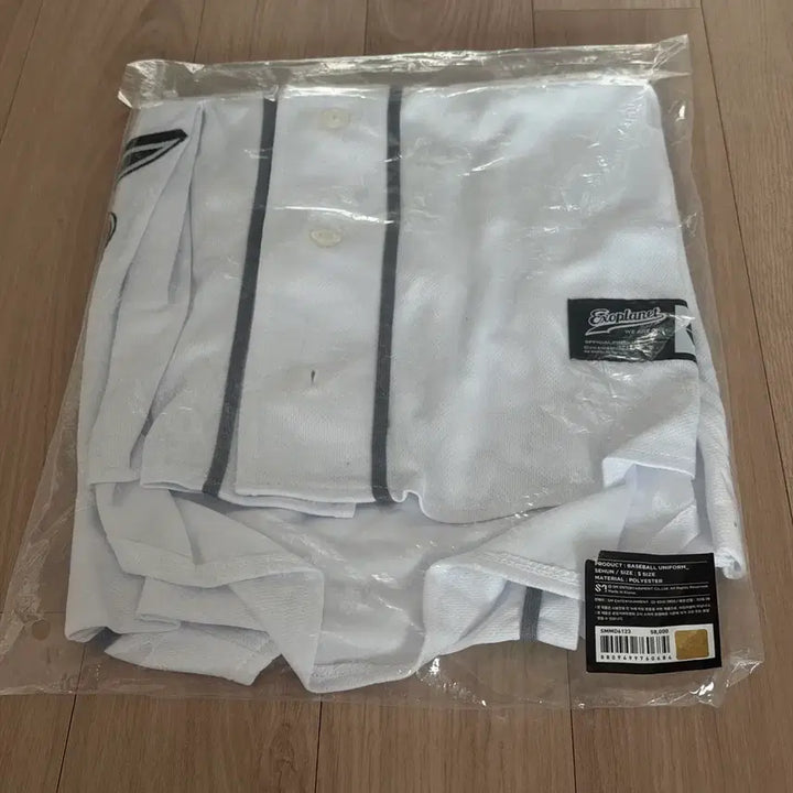 [SOLD OUT] 미착용) 엑소 세훈 한국 유니폼 (구 유니폼) S