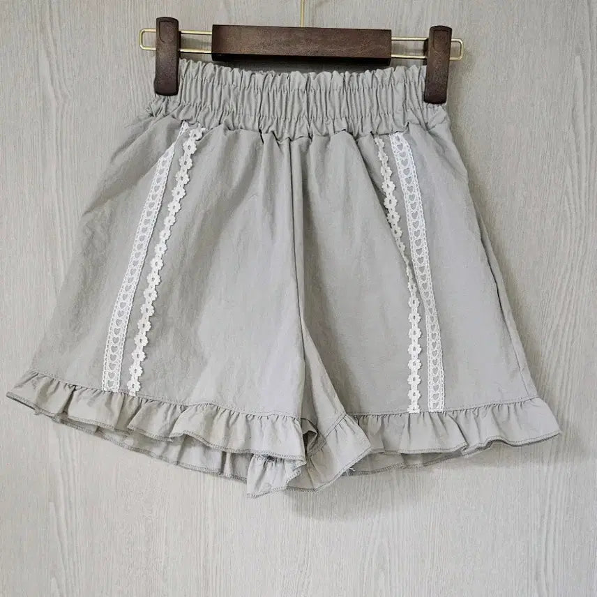 [BUNJANG] Unbranded Lace Frill Shorts / 바스락 반바지 레이스프릴 새상품