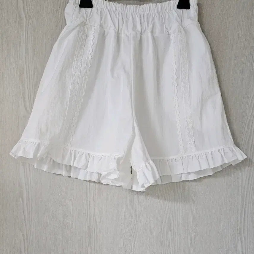 [BUNJANG] Unbranded Lace Frill Shorts / 바스락 반바지 레이스프릴 새상품