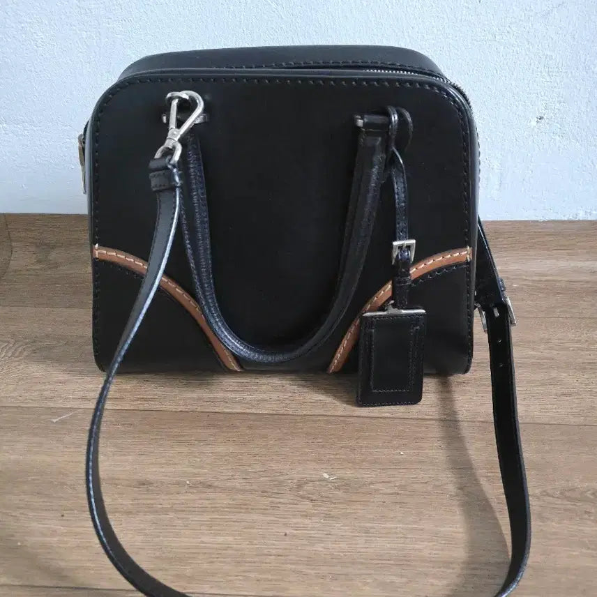 [BUNJANG] Prada Black Leather Tote Bag / 프라다 블랙 레더 토트백 + 더스트백