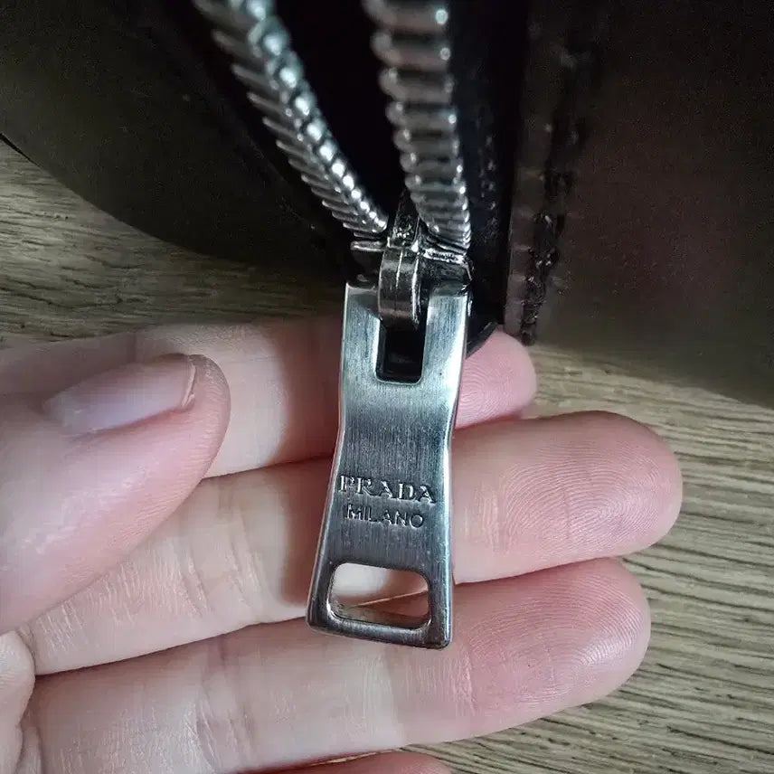 [BUNJANG] Prada Black Leather Tote Bag / 프라다 블랙 레더 토트백 + 더스트백