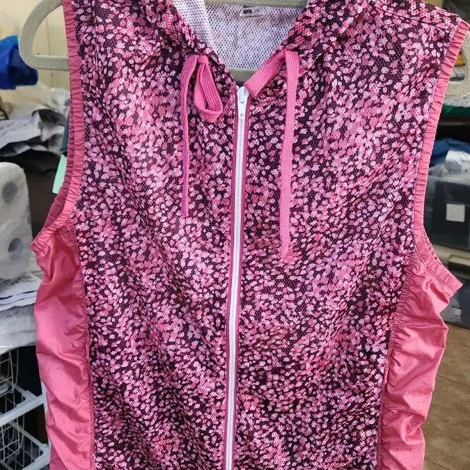 [SOLD OUT] 여성레드페이스 후드조끼 100