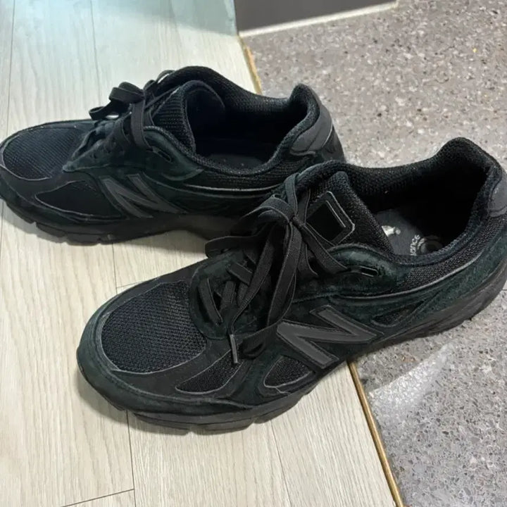 [SOLD OUT] 뉴발란스 990v4 트리플블랙 280
