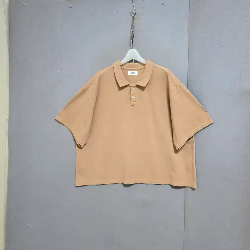 [BUNJANG] Tomboy Oversized Beige Collar T-Shirt FF / 톰보이 박시한 베이지 카라 티셔츠 FF  n4161