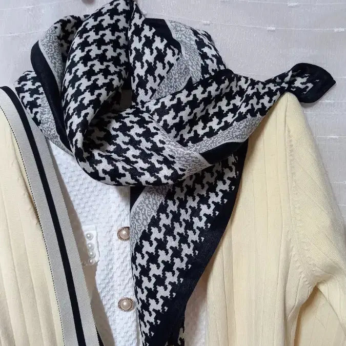 [BUNJANG] Scarf - Black Pattern / 스카프 고급패턴 새것
