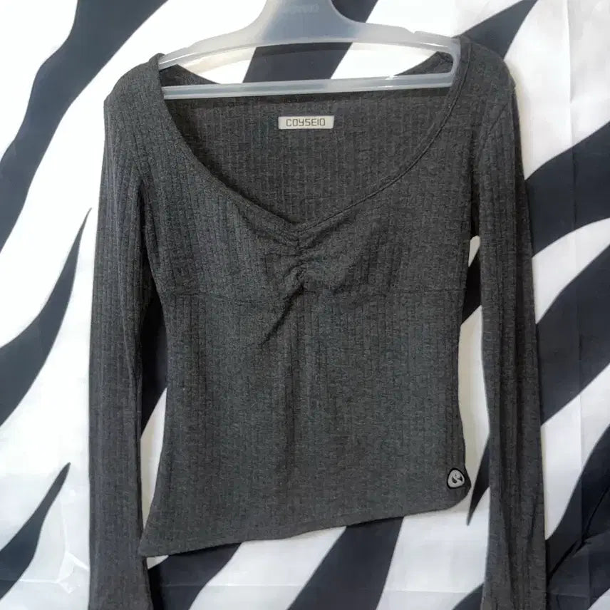 [BUNJANG] Koiseio Asymmetrical Shirred Top Charcoal Gray / 코이세이오 언발란스 셔링탑 차콜 그레이