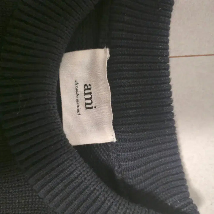 [BUNJANG] AMI Big Heart Logo Black Knit M / 아미 빅하트 로고 블랙 니트 m