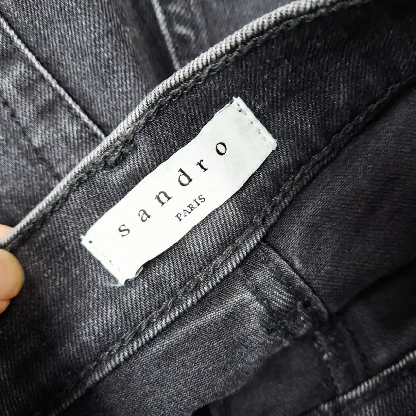 [BUNJANG] Sandro Straight-Cut Raw Edge Black Jeans / 산드로 스트레이트컷 로우 엣지 블랙진 청바지36