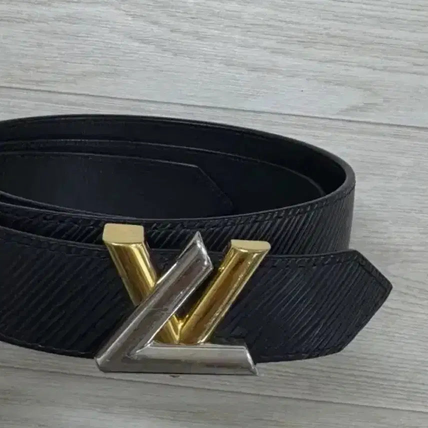 [SOLD OUT] 루이비통 LV 트위스트 벨트