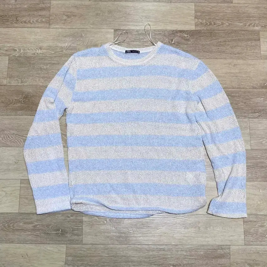[SOLD OUT] 자라 스트라이프 긴팔 니트 하늘색 교신