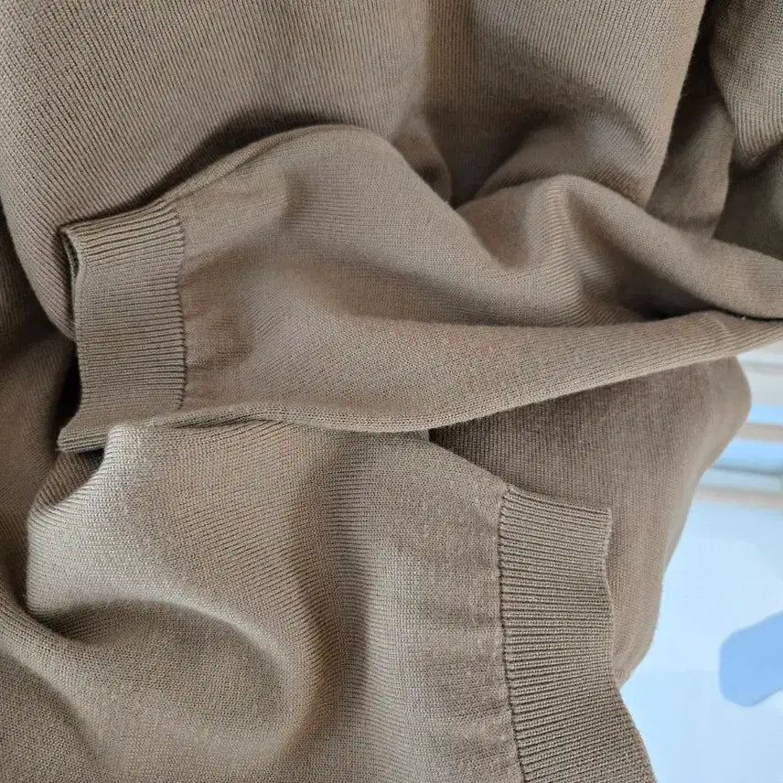 [BUNJANG] Lacoste Brown Wool V-Neck Knit Sweater / 라코스테 브라운 울100% 니트 105사이즈