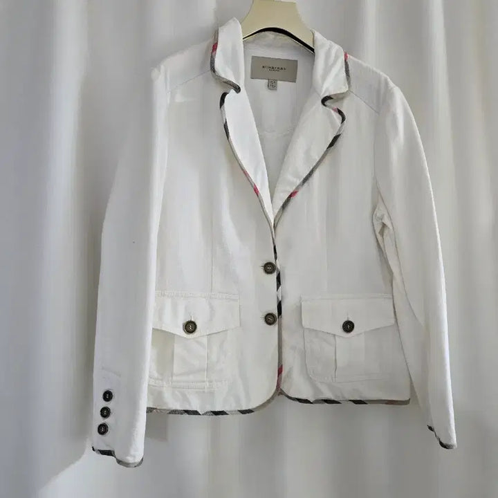 [SOLD OUT] 정품 버버리 화이트 체크 트리밍 자켓