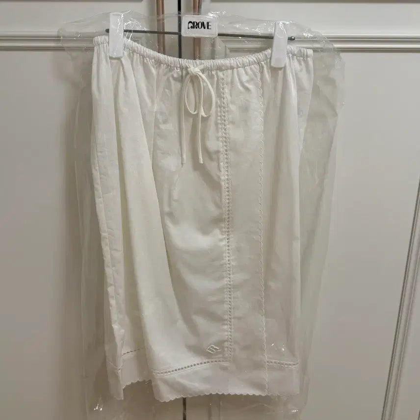 [BUNJANG] Grove White Midi Skirt / 그로브 스커트
