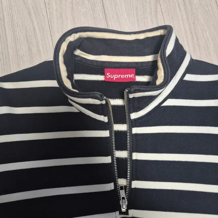 [BUNJANG] Supreme Striped Half-Zip Sweatshirt / 슈프림 스트라이프 하프집업 완장 반집업 맨투맨 L xl 100 105