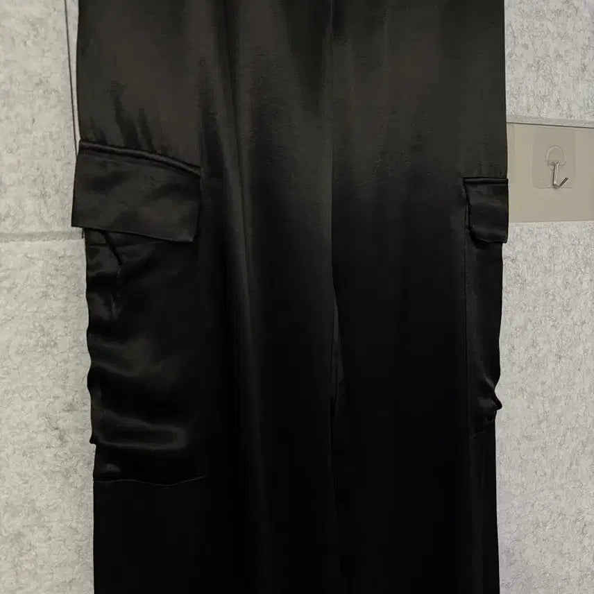 [SOLD OUT] 자라 새틴 포켓 와이드 팬츠