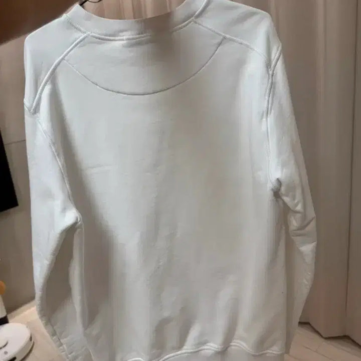 [SOLD OUT] [정품/신형] 24ss 스톤아일랜드 맨투맨