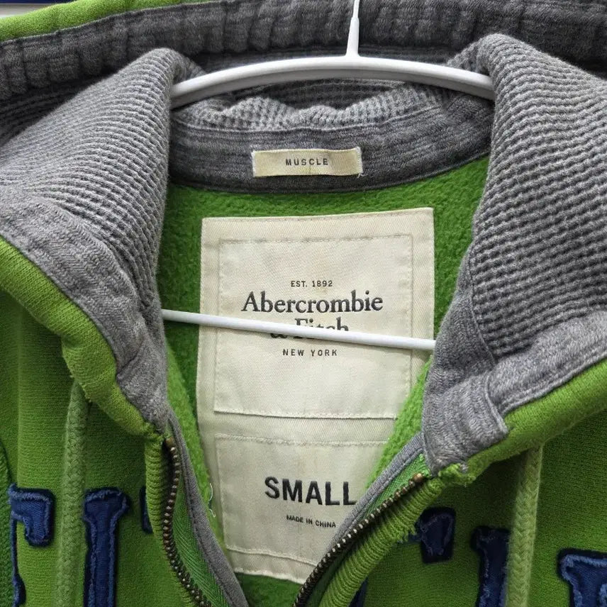 [BUNJANG] Abercrombie Distressed Hooded Zip-Up / 아베크롬비 디스트로이드 후드 집업