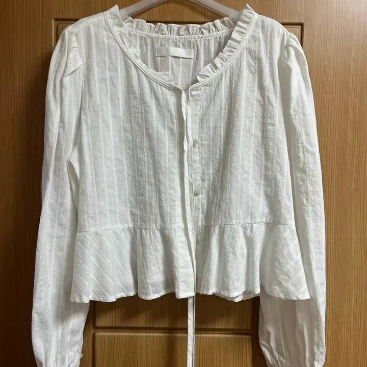 [SOLD OUT] 바이무드 Shu Ruffle Blouse