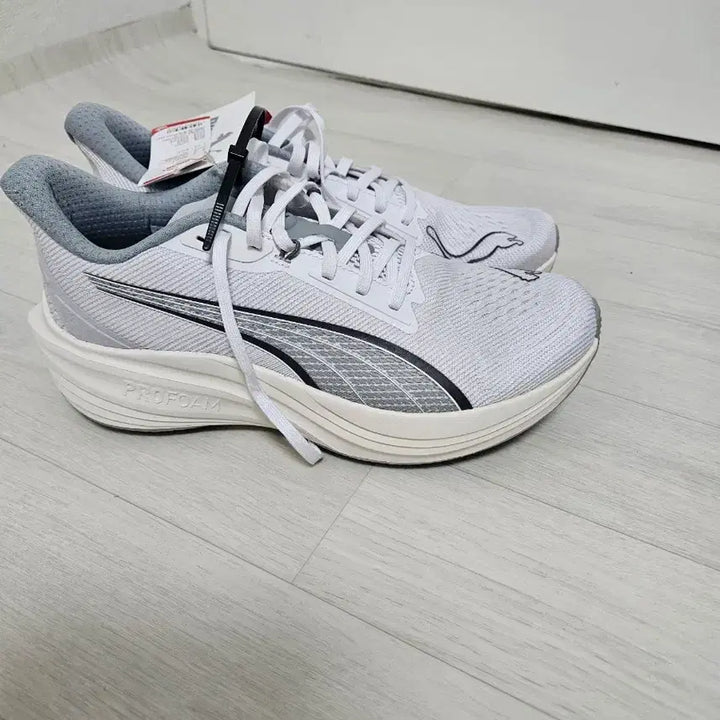 [SOLD OUT] 퓨마 러닝화 255