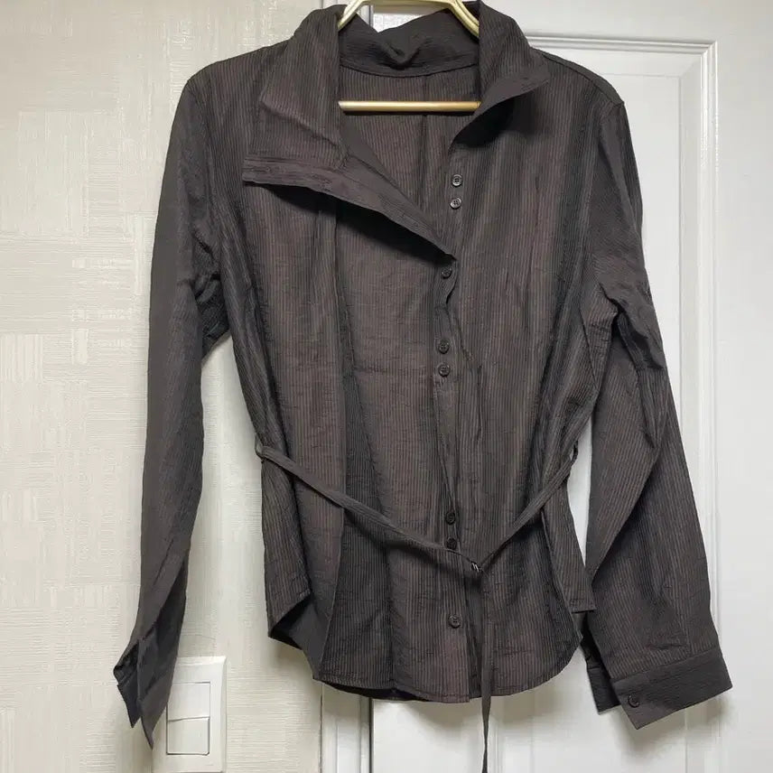 [BUNJANG] Brown Stripe Blouse / 브라운 스트라이프 블라우스 @새옷