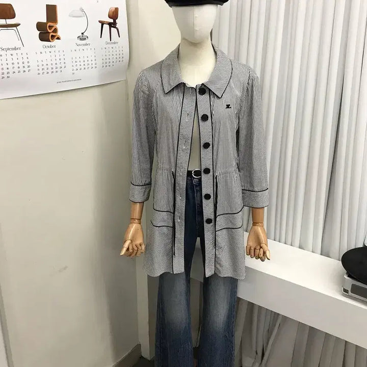 [BUNJANG] 꾸레쥬 로고 코트 원피스 / 꾸레쥬 로고 코트 원피스