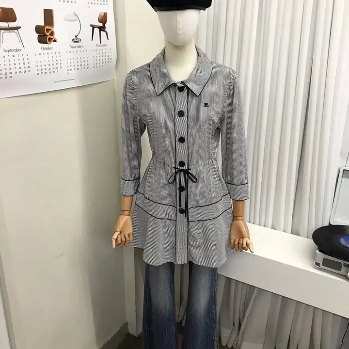 [BUNJANG] 꾸레쥬 로고 코트 원피스 / 꾸레쥬 로고 코트 원피스
