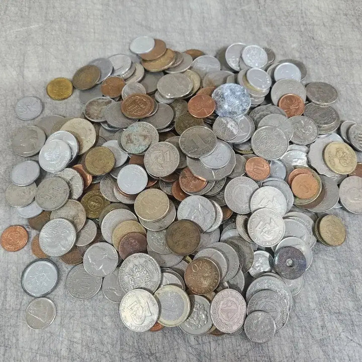 [BUNJANG] Foreign Coins Collection (Approximately 300 Coins) / 각국 외국 동전 모음 약300개