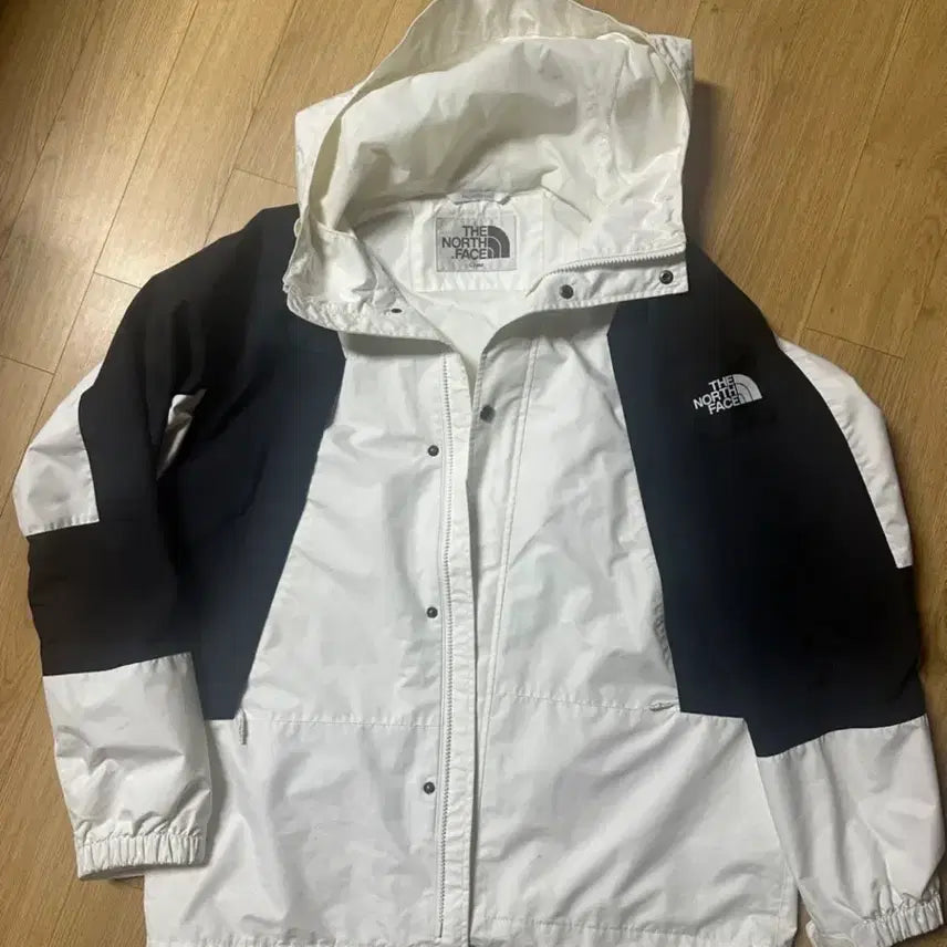 [SOLD OUT] 노스페이스 바람막이 자켓 화이트 L