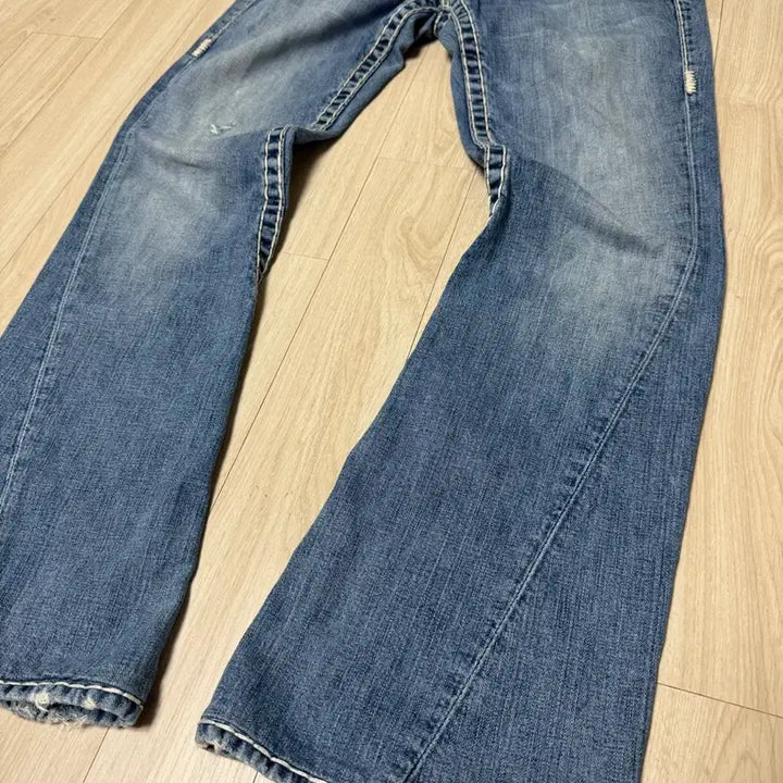 [BUNJANG] True Religion Vintage Work Bootcut Jeans / USA 트루릴리진 빈티지 워크 부츠컷팬츠
