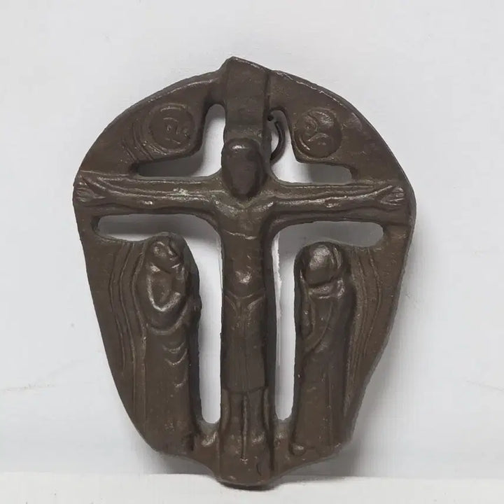 [BUNJANG] Brass Cross with Virgin Mary Sculpture / 황동 십자가 금속 성모마리아 황동 십자가 작가작품