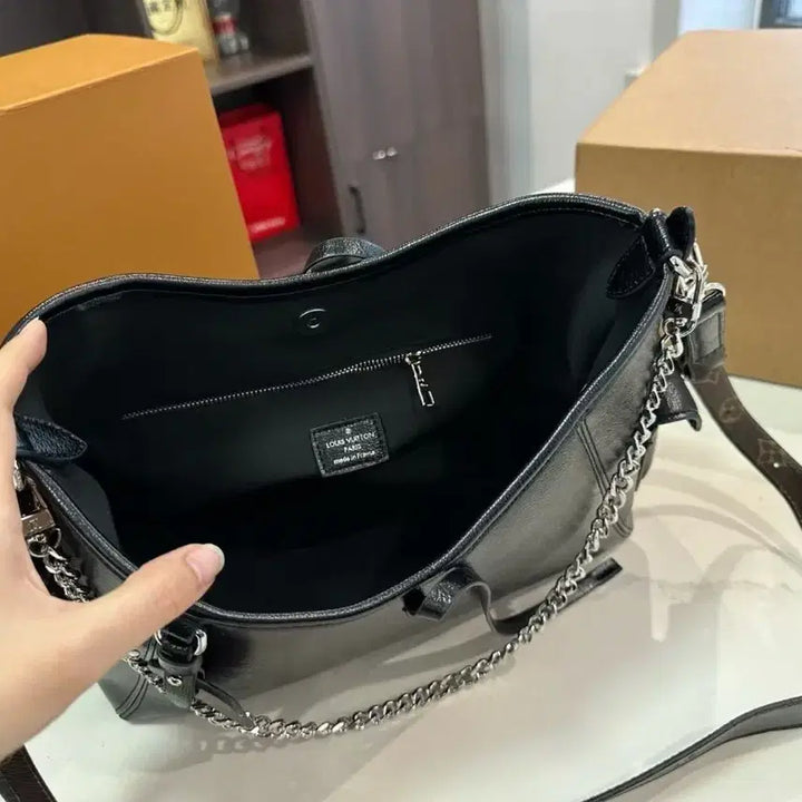 [BUNJANG] Louis Vuitton Black Chain Shoulder Bag / 루이비통 신상 패션 블랙 체인 숄더백신여자 가방