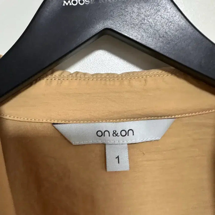 [BUNJANG] On&amp;On Orange Blouse Shirt / 온앤온 셔츠 1사이즈 봄블라우스 셔츠 새거 같아요