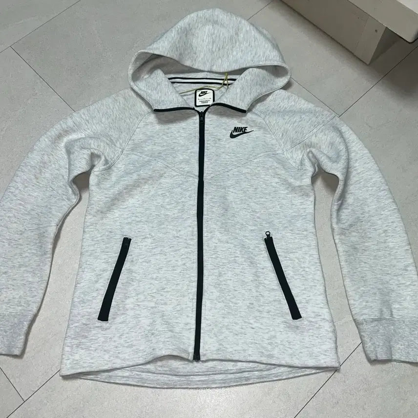 [SOLD OUT] 나이키 흰색 테크팩