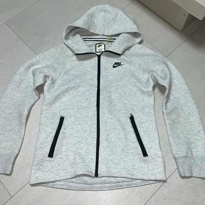 [SOLD OUT] 나이키 흰색 테크팩