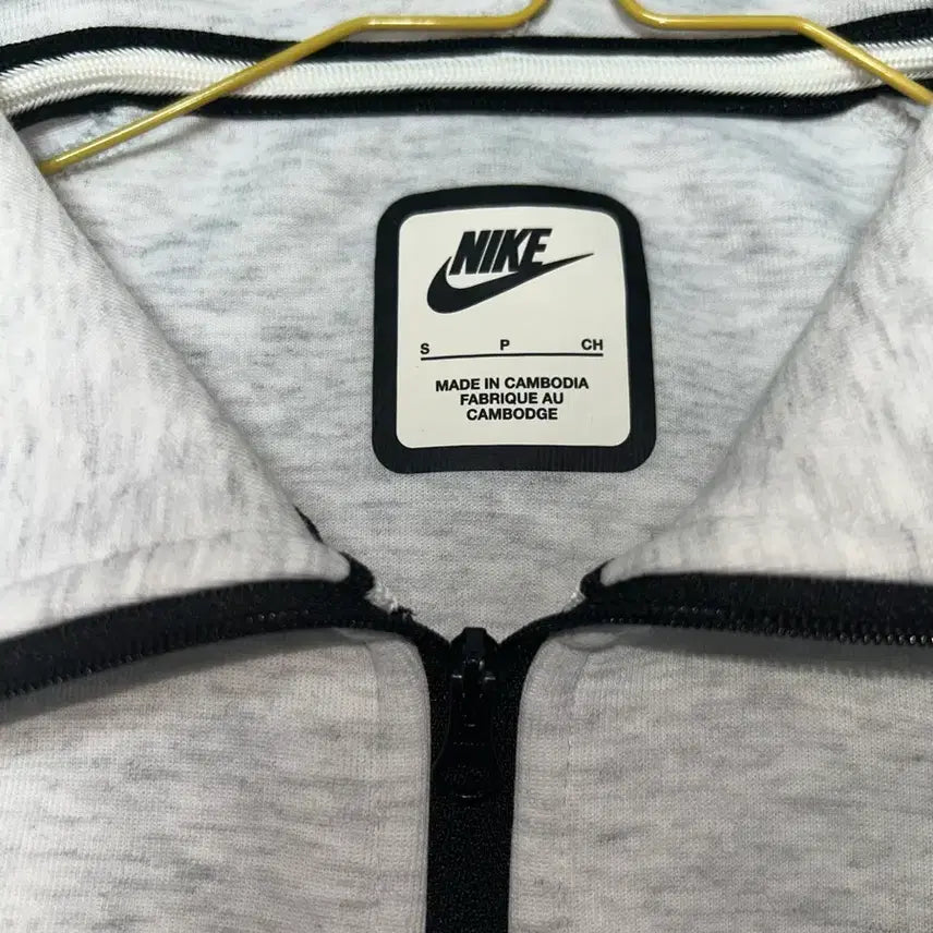 [SOLD OUT] 나이키 흰색 테크팩