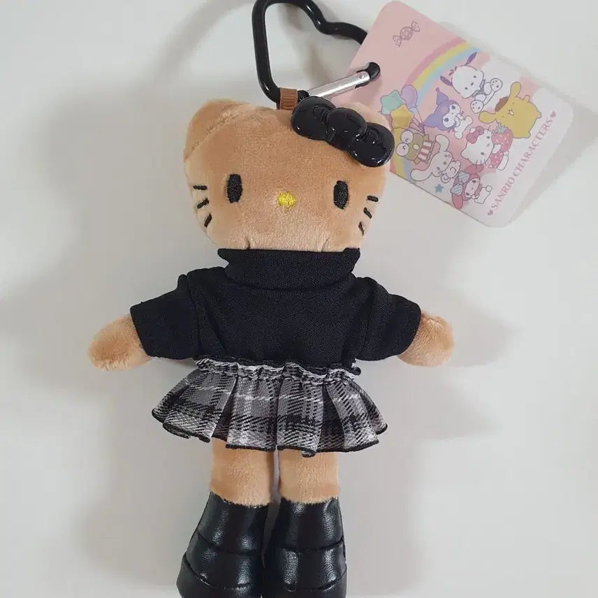 [BUNJANG] Black Checkered Dress Kitty Charm Keychain / 롱다리태닝키티 블랙 체크 키링