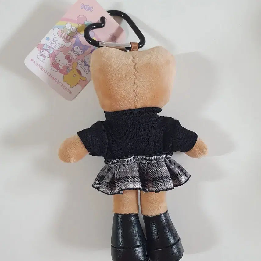 [BUNJANG] Black Checkered Dress Kitty Charm Keychain / 롱다리태닝키티 블랙 체크 키링