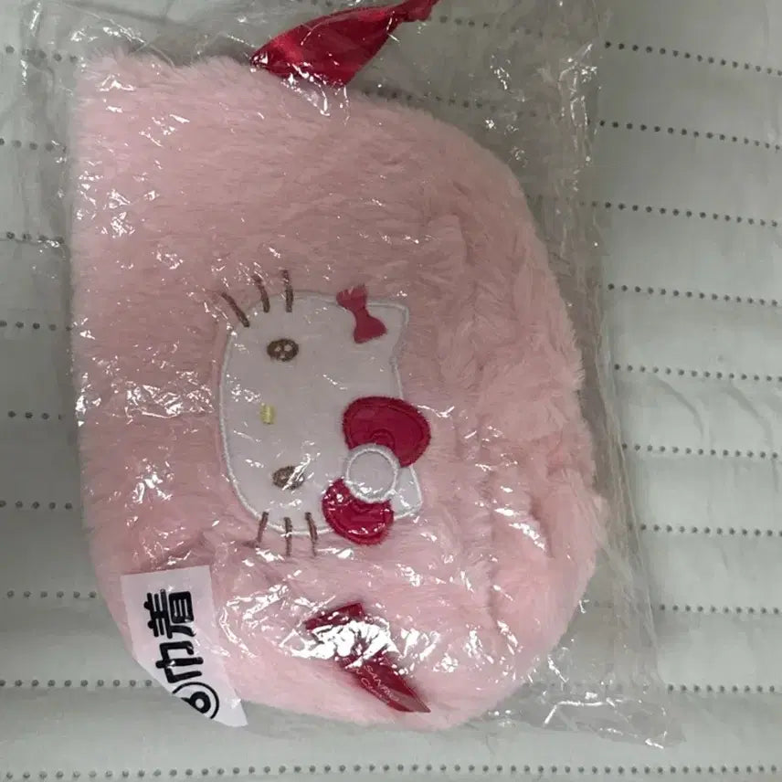 [BUNJANG] Hello Kitty Pink Fur Pouch / <파격할인중!오늘자정까지만>헬로키티 핑크 털 파우치 새제품 쿠지상품