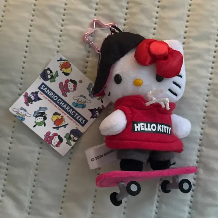 [BUNJANG] Sanrio Hello Kitty Skateboard Keychain / 산리오 헬로키티 스케이트보드 키링 새상품