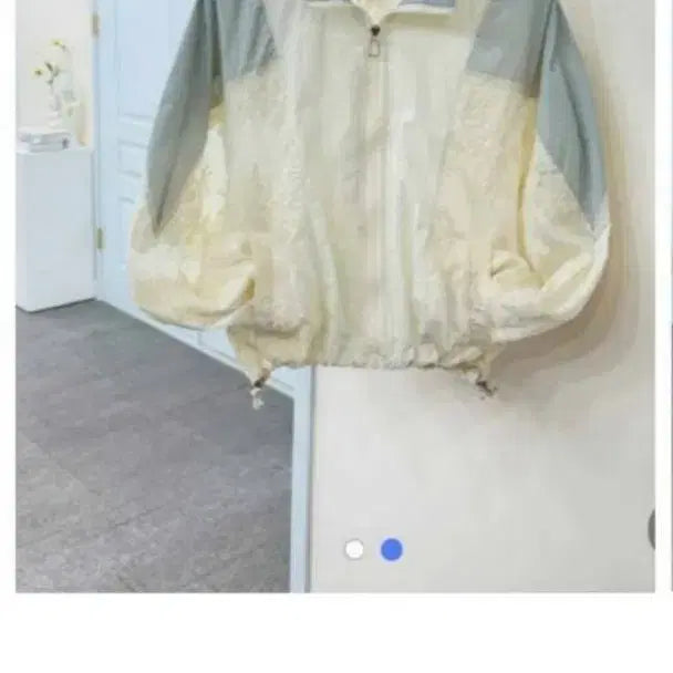 [SOLD OUT] (그레이)레이스배색 바스락 스트링점퍼 새상품(77까지)