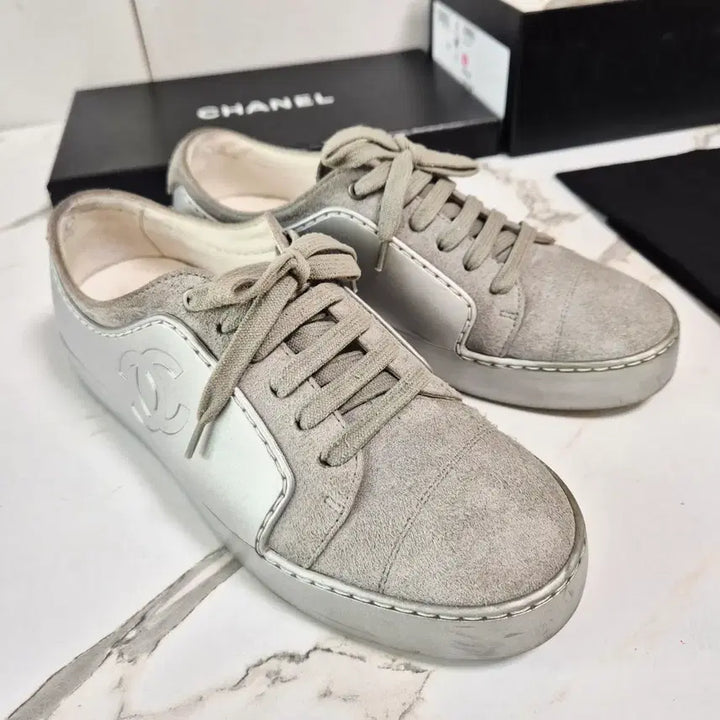 [BUNJANG] Chanel Low-Top Suede Sneakers / (정품) 샤넬 로우탑 스웨이드 스니커즈 운동화 36.5